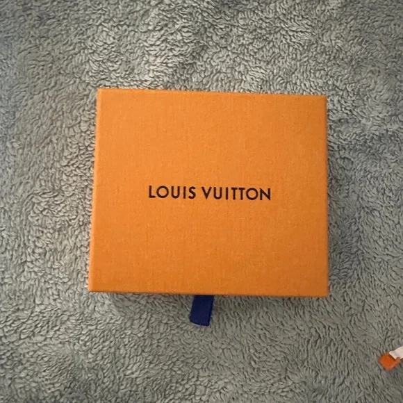 Louis Vuitton accessories box - Picture 5 of 6